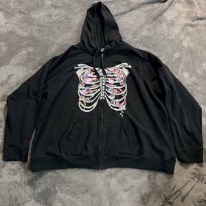 Torrid Black Super Soft Skeleton Fleece Hoodie with Embroidered Flowers Sz 4